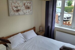 3 chambres, fer et planche à repasser, Wi-Fi, literie fournie