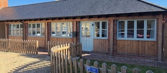 The Stables – Stylish Cotswold Retreat in the Heart of Cirencester