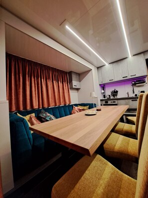 Mobile Home | Dining - Schwimmendes Ferienhaus in Berlin (Berlin)