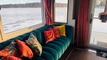 Mobil Karavan | Ruang keluarga