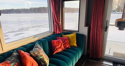 Schwimmendes Ferienhaus in Berlin