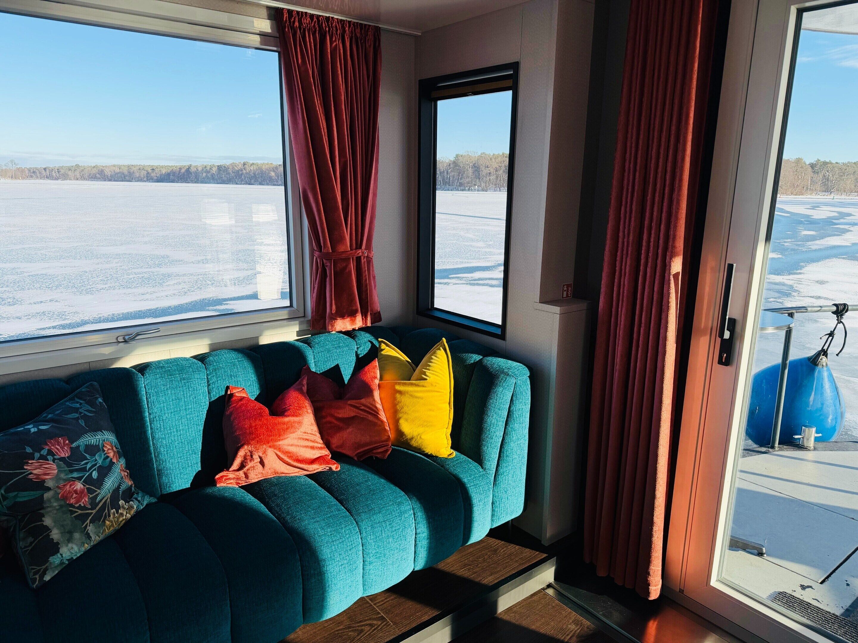 Mobile Home | Living room