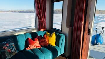 Mobile Home | Living room