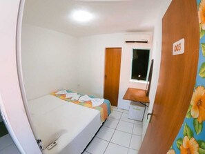 Standard-Doppelzimmer | Bügeleisen/Bügelbrett, kostenloses WLAN