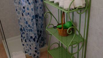 Deluxe appartement, balkon, uitzicht op tuin | Interieur