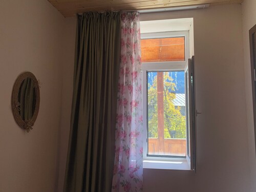 Guesthouse Lantia 5 minutes away Centrally Located Comfort Close to Everything.