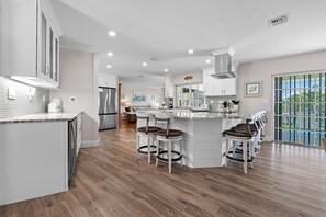 Fridge, microwave, oven, stovetop - Beach Daze: Island Style Charm on Canal, Quick Walk to Beach! (Sanibel)