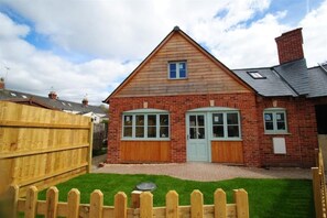 Exterior - The Coach House – Bright, Modern Retreat in the Heart of Cirencester (Cirencester)