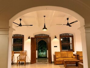 Interior - Unawatuna Heritage Villas (Unawatuna)