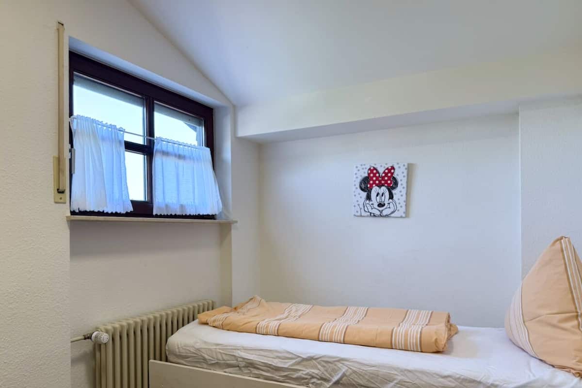 Maisonette Apartment | Verdunkelungsvorhänge, Bügeleisen/Bügelbrett, kostenloses WLAN