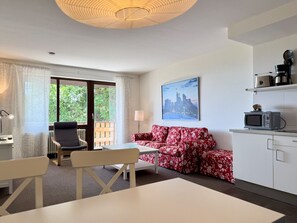 Duplex, 2 Bedrooms | Living area