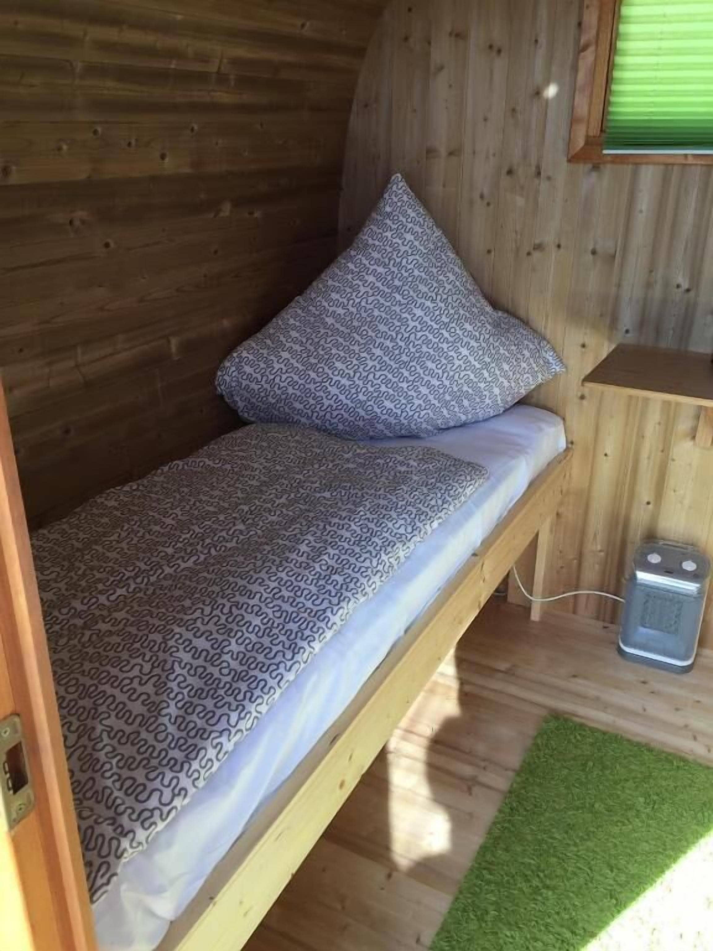 Schlummerfass | Verdunkelungsvorhänge, Bügeleisen/Bügelbrett, kostenloses WLAN