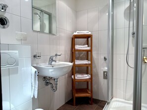 Duplex, 2 Bedrooms | Bathroom