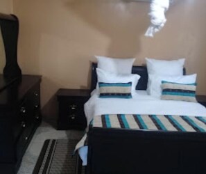 Laptop workspace - ZHOLELA LODGE (Ndola)