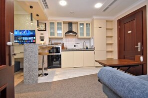 주니어 스위트, 시내 전망 | 전용 주방 | 대용량 냉장고