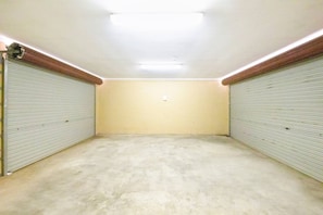 6 bedrooms - Zenlux Tropical Retreat Pool BBQ Golf Course (Darwin)