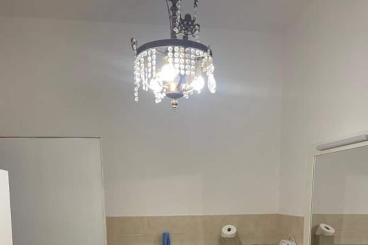 Room, 1 Bedroom, Accessible, Smoking | Bathroom