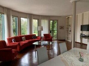 Room, 1 Bedroom, Accessible, Smoking | Living room - Room-charming B&B in the Heart of Ravenn (Ravenna)