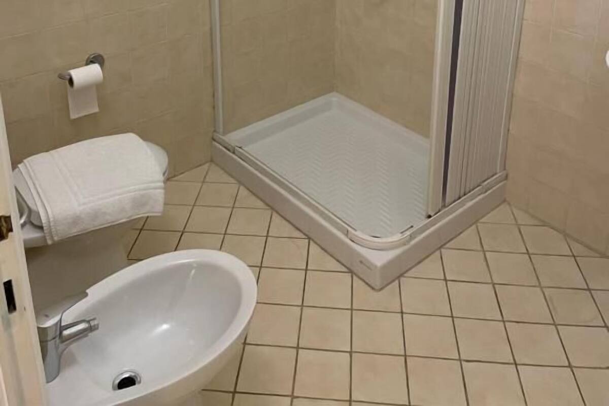 Zimmer, 1 Schlafzimmer, barrierefrei, Raucher | Badezimmer