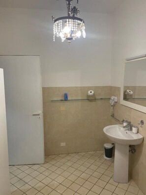 Room, 1 Bedroom, Accessible, Smoking | Bathroom - Room-villa Mase - Double Room Deluxe 5 (Ravenna)