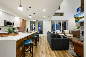 Interior - Pet-Friendly Broken Bow Cabin/Hot Tub & Loft (Broken Bow)