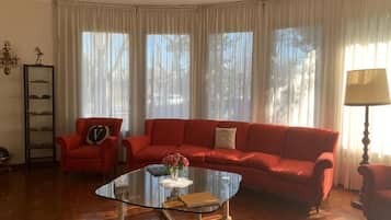 Zimmer, 1 Schlafzimmer, barrierefrei, Raucher | Wohnzimmer