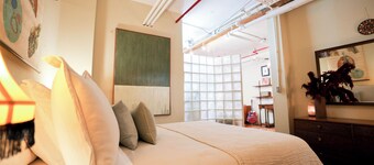 Bright Artist Loft in Williamsburg Brooklyn