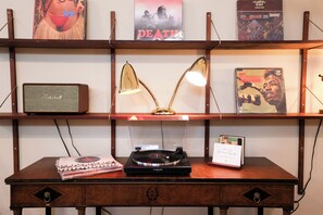 Interior - Bright Artist Loft in Williamsburg Brooklyn (Brooklyn)