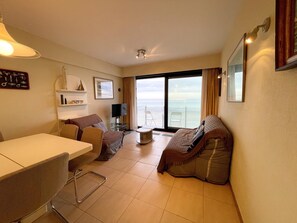 Apartment | Living room - Beachfront Apartment in Nieuwpoort (Nieuwpoort)