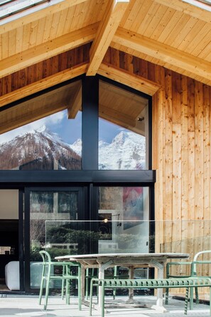 Outdoor dining - Chalet aux ours with Aiguille du Midi view, ideal for families (7mn from the center) (Les Houches)