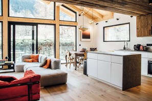 Living area - Chalet aux ours with Aiguille du Midi view, ideal for families (7mn from the center) (Les Houches)