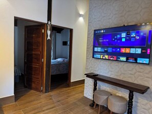 2 bedrooms, WiFi - Casa Agata Bungalow with pool on the Camburi River and in the forest. (São Sebastião)