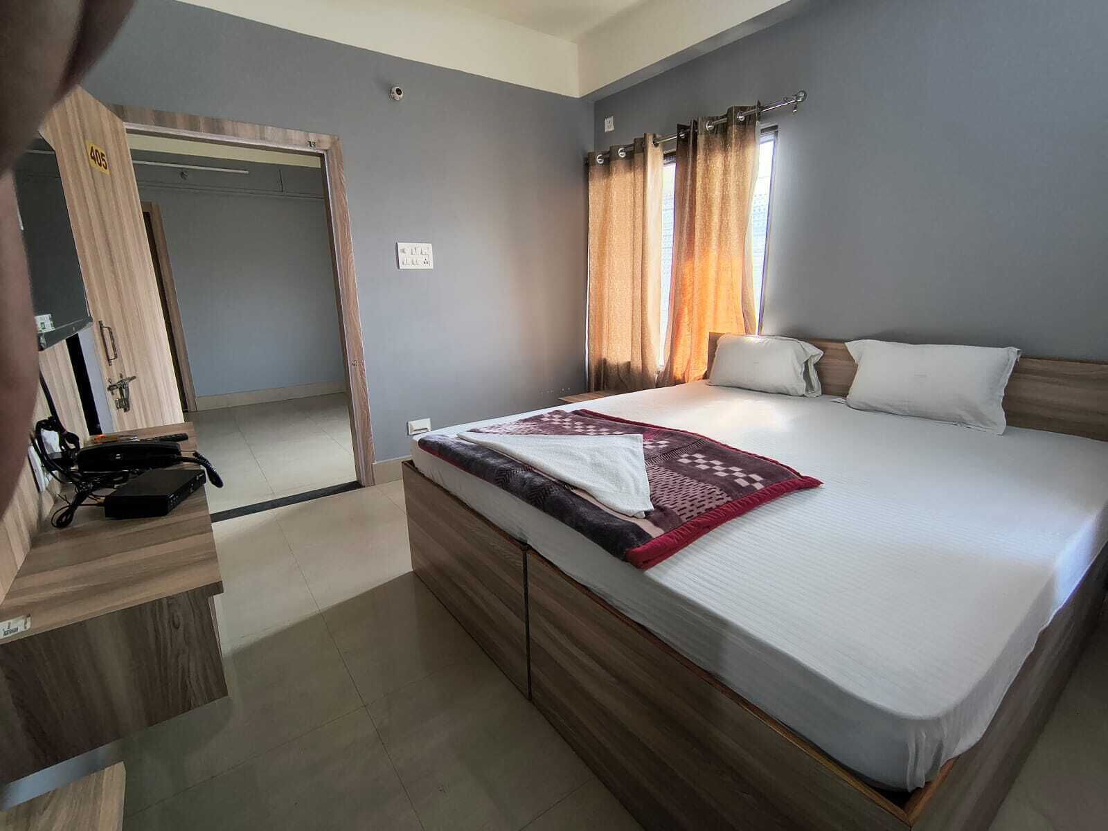 Deluxe Double Room, Shared Bathroom