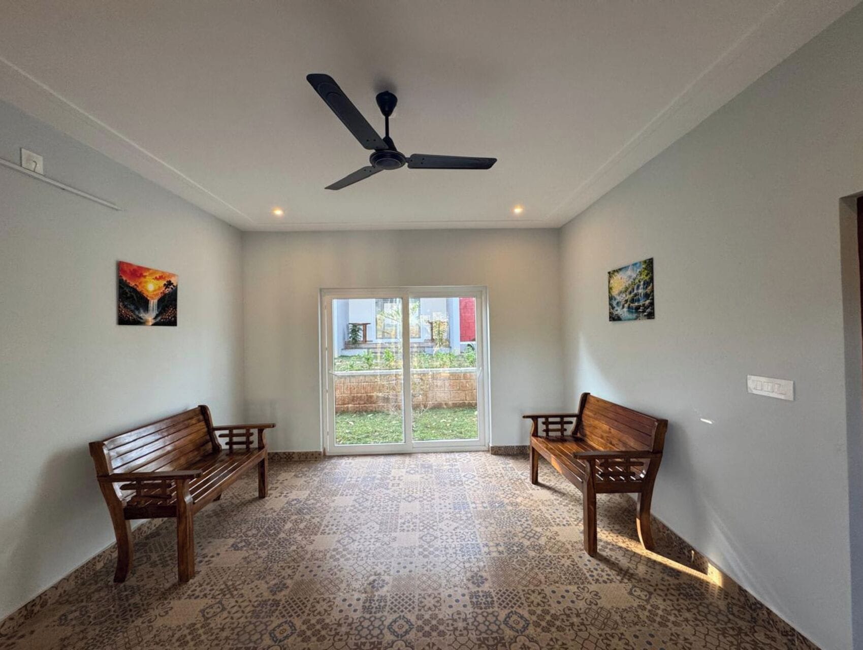 Laptop workspace, free WiFi