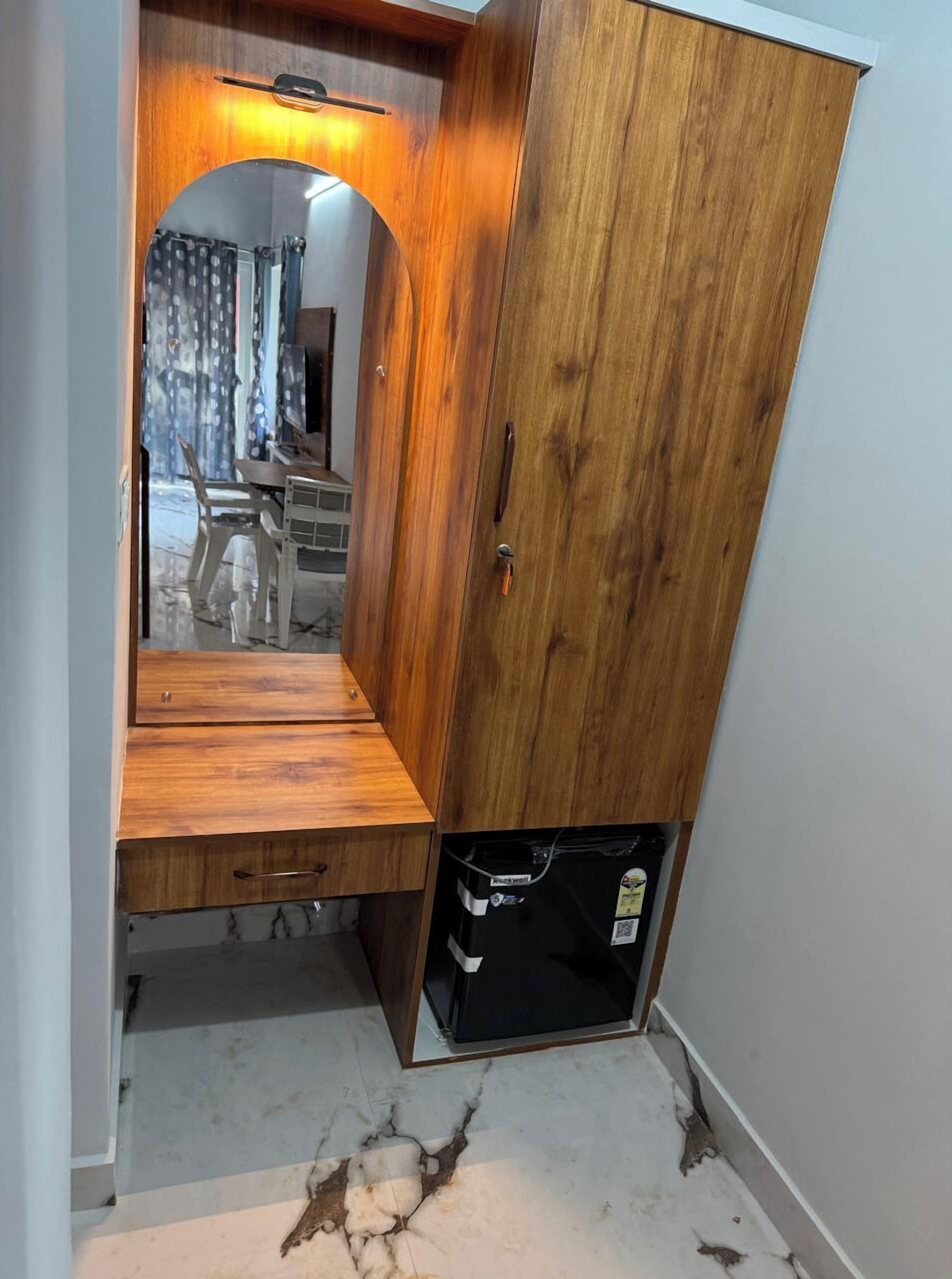 Laptop workspace, free WiFi