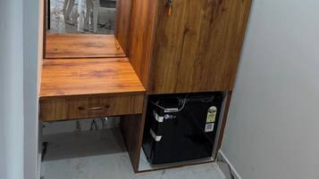 Laptop workspace, free WiFi