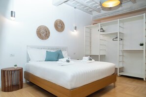 Deluxe-Apartment, Stadtblick | Verdunkelungsvorhänge, schallisolierte Zimmer, Bügeleisen/Bügelbrett