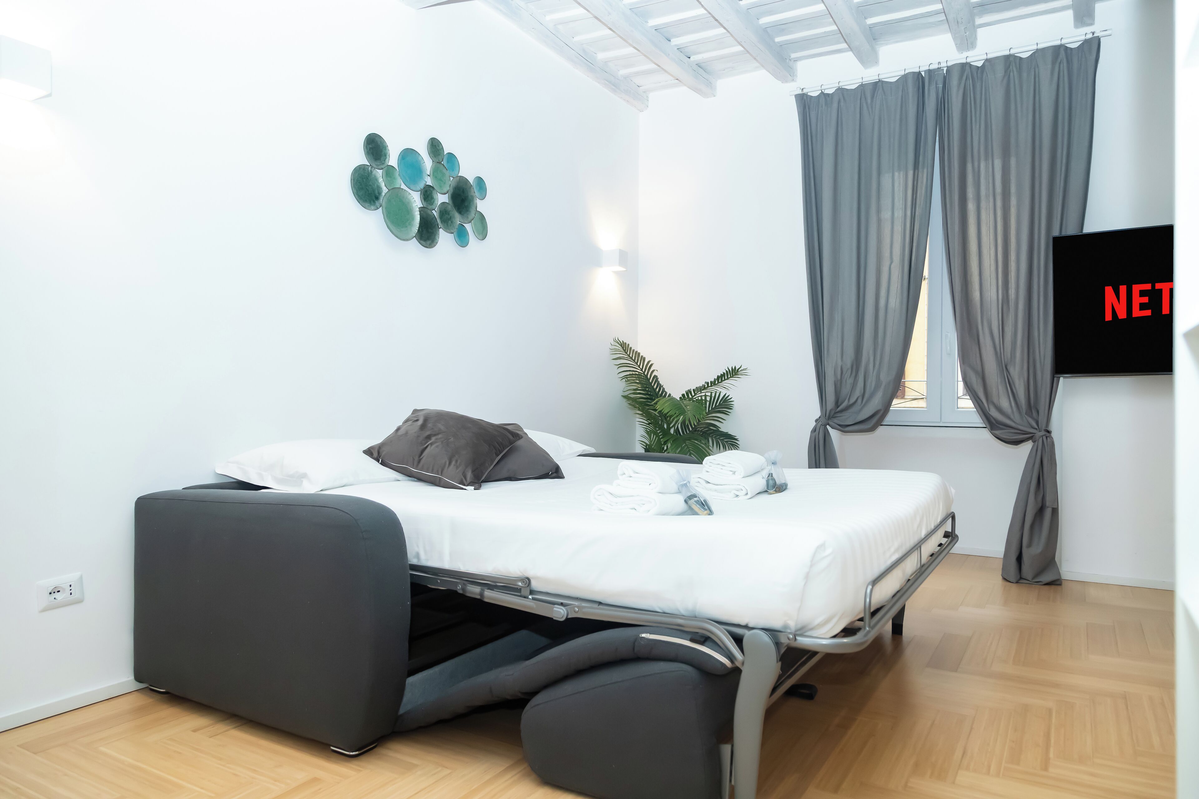 Deluxe-Apartment, Stadtblick | Verdunkelungsvorhänge, schallisolierte Zimmer, Bügeleisen/Bügelbrett