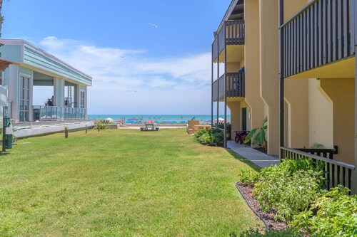 Renovated Ground-floor Condo W/ Heated Pools 1 Bedroom Condo