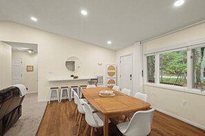 Dining - Minutes to Ski Lifts, Cozy Sunset Snow Cabin! (Beech Mountain)