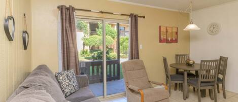 Condo, 1 Bedroom | Living area