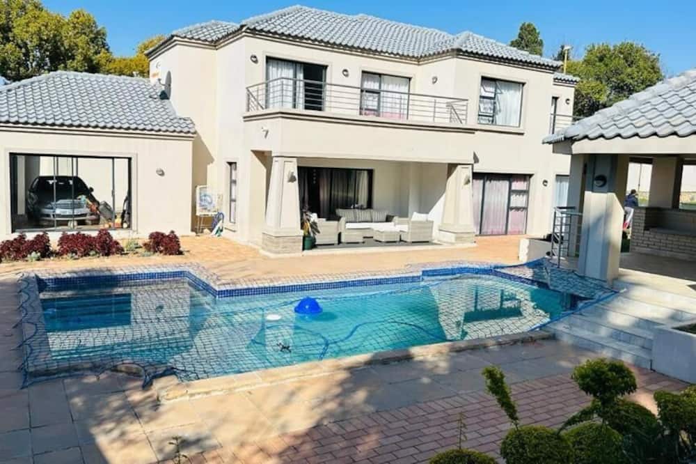 The Hide in Sandton