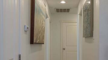 Condo, 2 Bedrooms | Interior