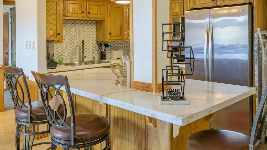 Tiki 323 - Stylish 1br Condo Sleeps 4 Near Beach 1 Bedroom Condo