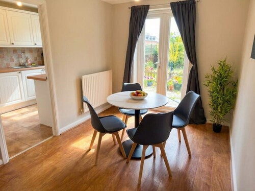 3 bed house. Perfect for Contractors & families