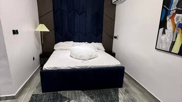 Desk, laptop workspace, free WiFi