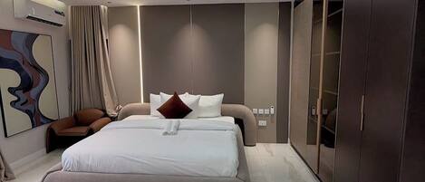 Chambre Ăconomique, balcon, vue ville