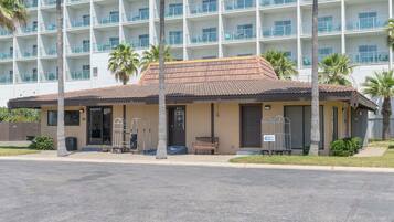 Condo, 2 Bedrooms | Exterior