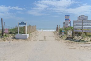 Condo, 2 Bedrooms | Beach | Beach nearby - Tiki 148 - Spacious 2br Beach Condo W/ Pools 2 Bedroom Condo (South Padre Island)