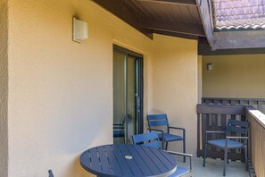 Apartment, 1 Schlafzimmer | Speisen im Freien